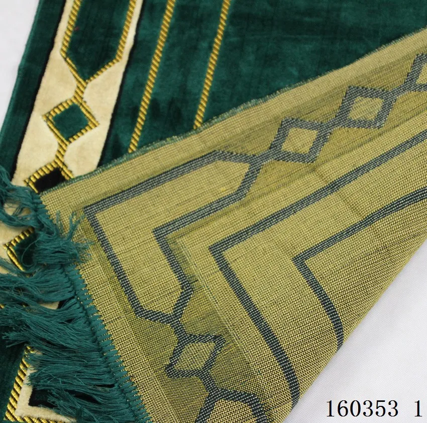 2020 New Design Wholesale High Qualiyt Muslim Carpet Prayer Mat Wool Printed Carved Prayer Rugs Isliamic Indoor Blanket Print Mat Carpet Supplier