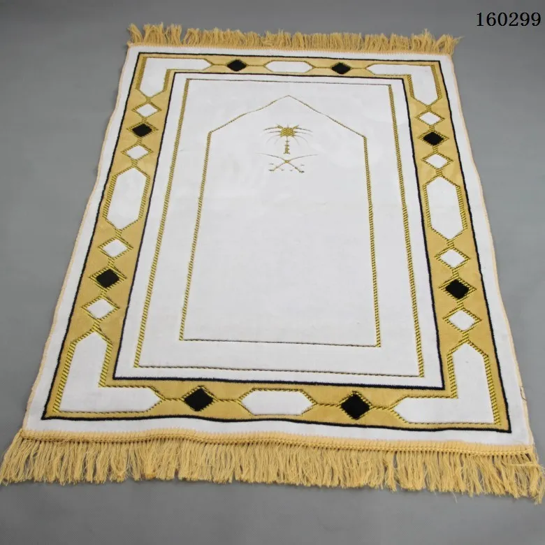 2020 New Design Wholesale High Qualiyt Muslim Carpet Prayer Mat Wool Printed Carved Prayer Rugs Isliamic Indoor Blanket Print Mat Carpet Supplier