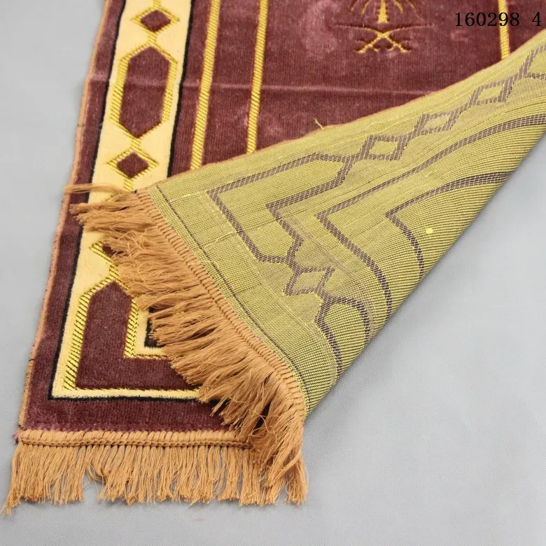 2020 New Design Wholesale High Qualiyt Muslim Carpet Prayer Mat Wool Printed Carved Prayer Rugs Isliamic Indoor Blanket Print Mat Carpet Supplier