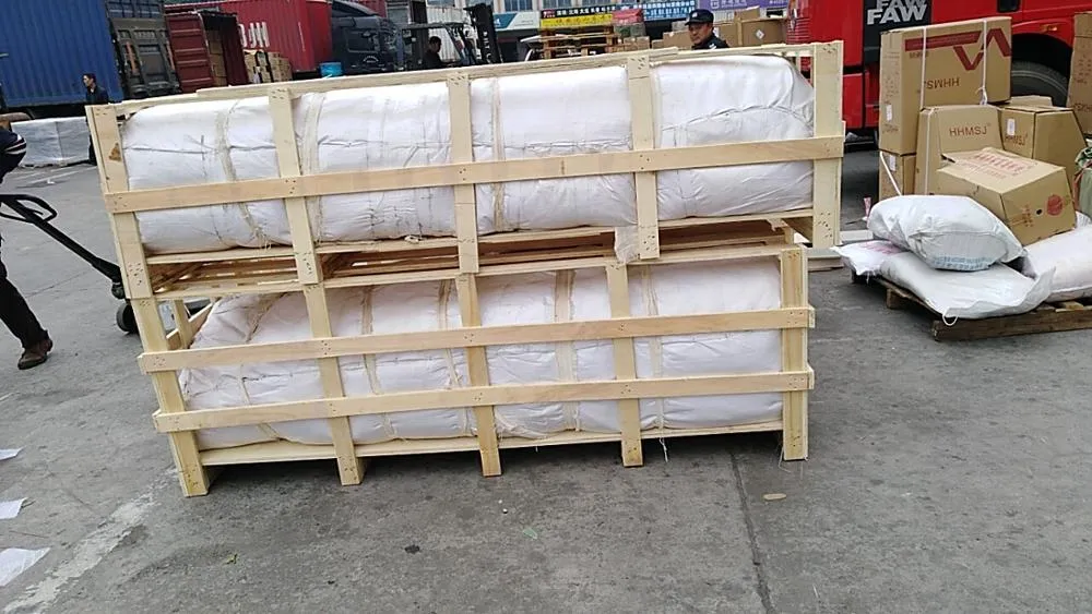 Hand Tufted Wool Versace Round Carpet with Medusa Head for Living Room Decoration