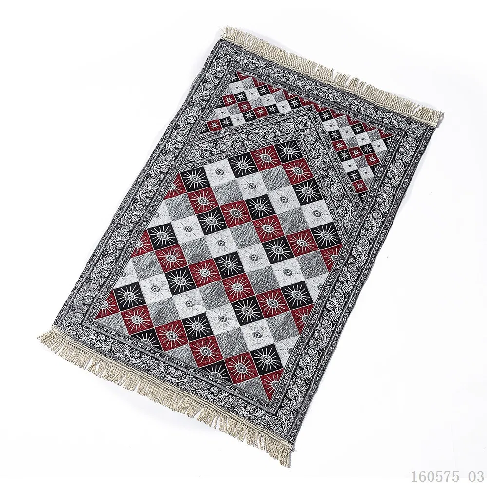 Wholesale Modern Muslim Travelling Prayer Mat Thick Portable Polyester Carpet Rug Namaz Mats Luxury Prayer Mat in Arabic Janamaz Carpet Indoor Blanket