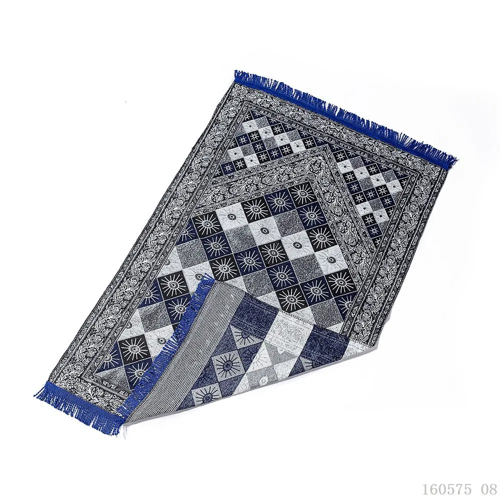 Wholesale Modern Muslim Travelling Prayer Mat Thick Portable Polyester Carpet Rug Namaz Mats Luxury Prayer Mat in Arabic Janamaz Carpet Indoor Blanket